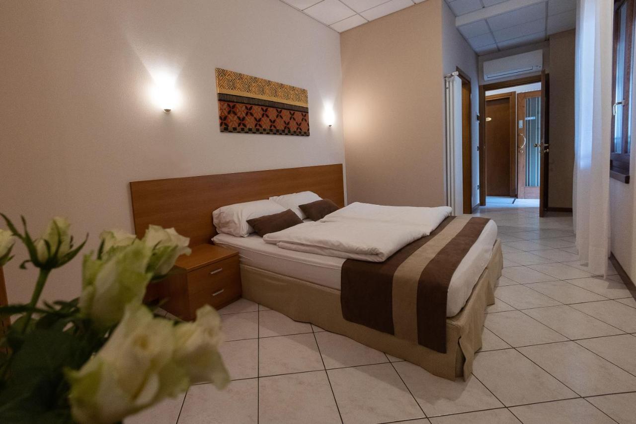 La Mimosa Lazise Hotel Eksteriør billede