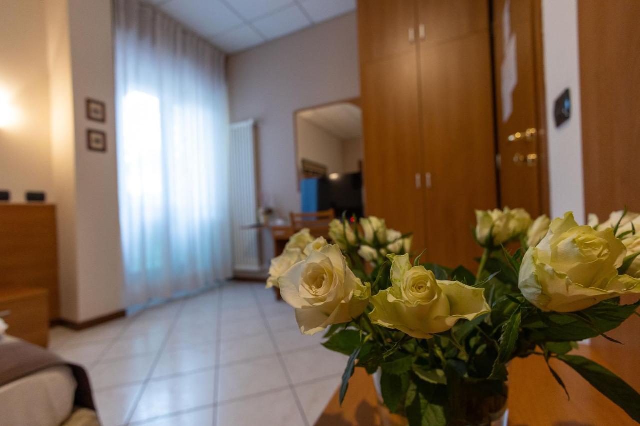 La Mimosa Lazise Hotel Eksteriør billede