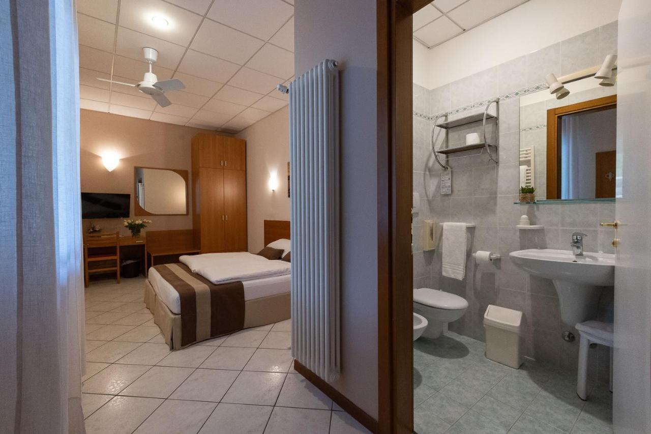 La Mimosa Lazise Hotel Eksteriør billede
