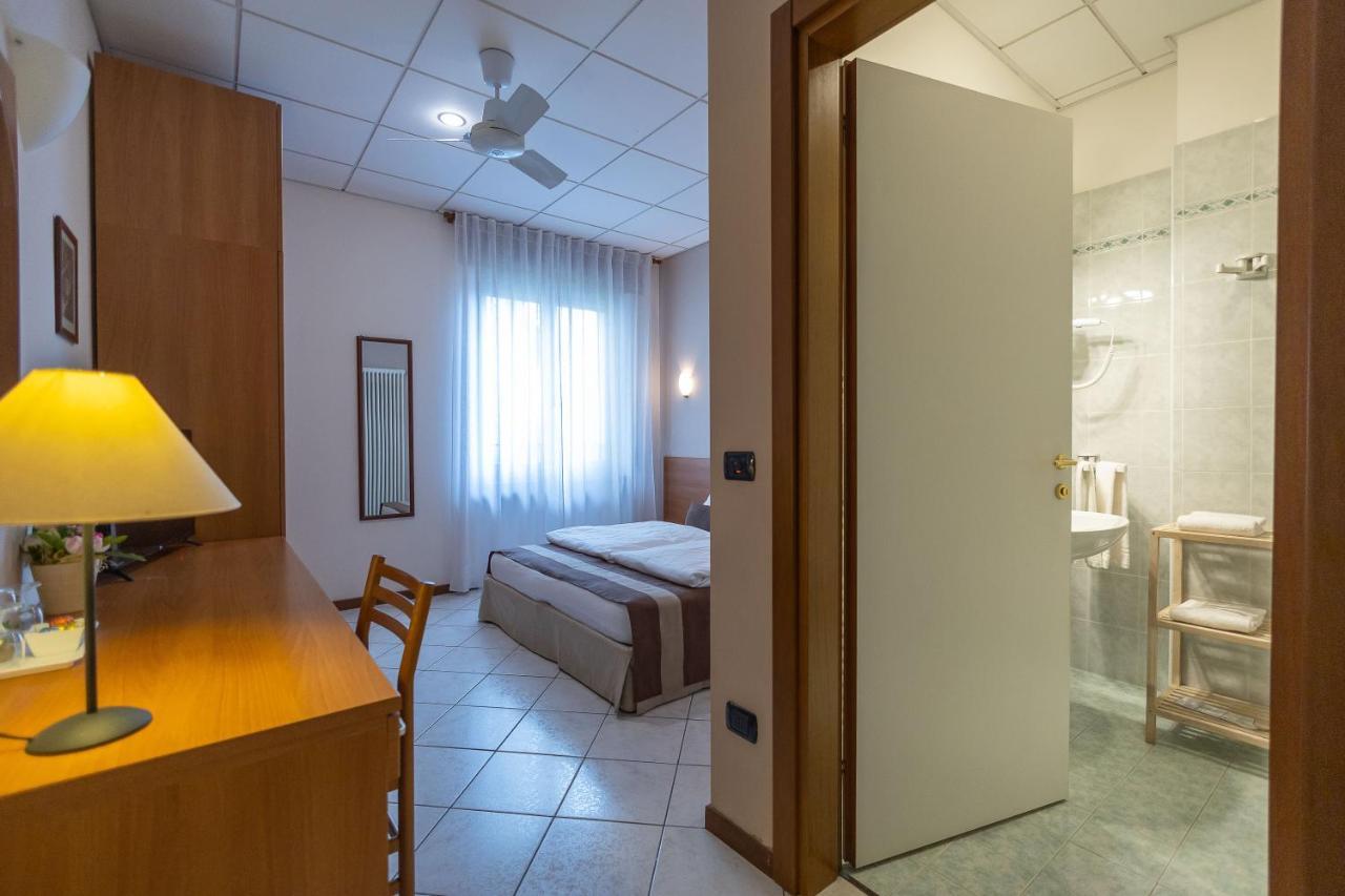 La Mimosa Lazise Hotel Eksteriør billede