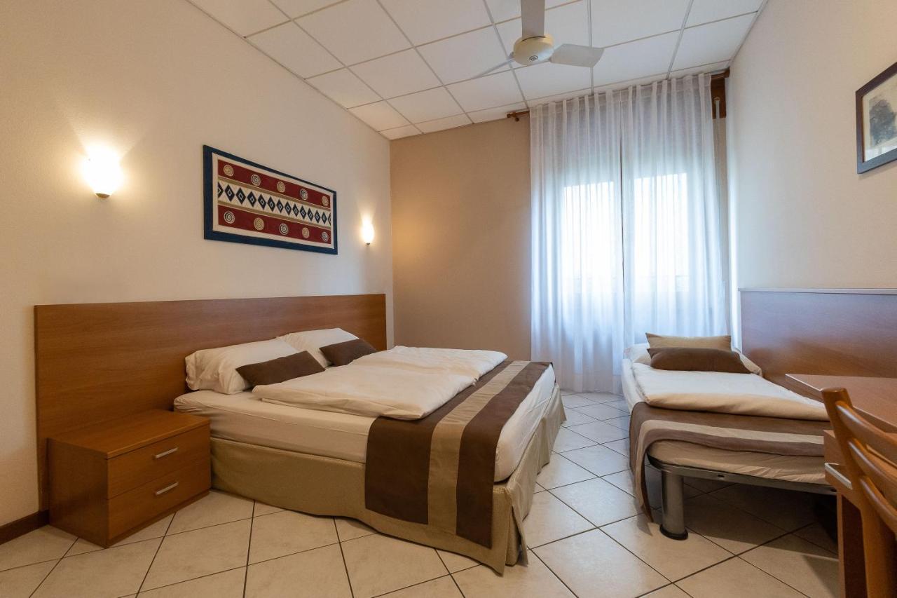 La Mimosa Lazise Hotel Eksteriør billede